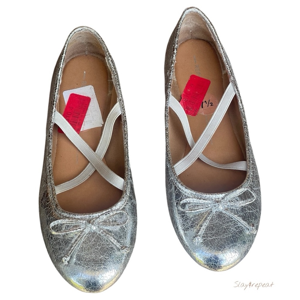 Silver Ballet Flats Size 7.5 – Metallic Crinkle Bow Slip-On Party Dance Shoes